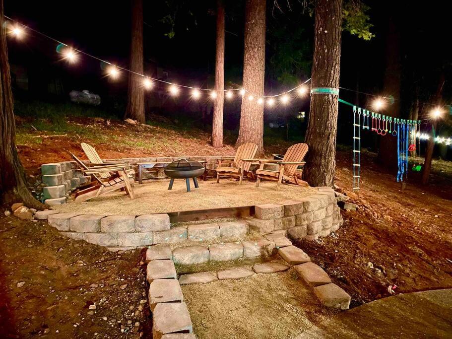 Pollock Pines House | FirePit~Horseshoes~King Bed~Near Lake, Wine, Farms