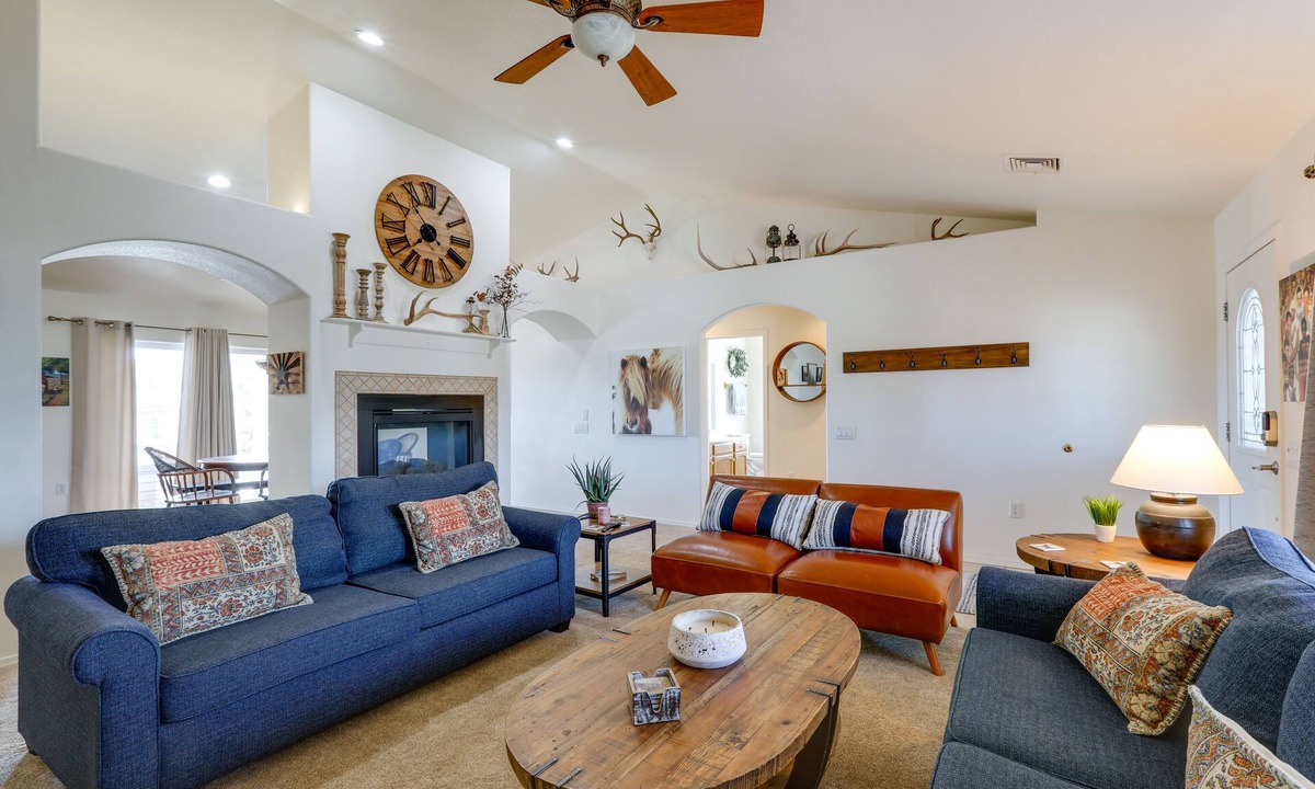 Flagstaff House | Flagstaff Home w/Hot Tub & Mountain Views
