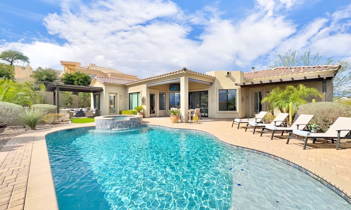 Fountain Hills House | Fountain Hills Stunner! Views, Heated Pool and Spa!