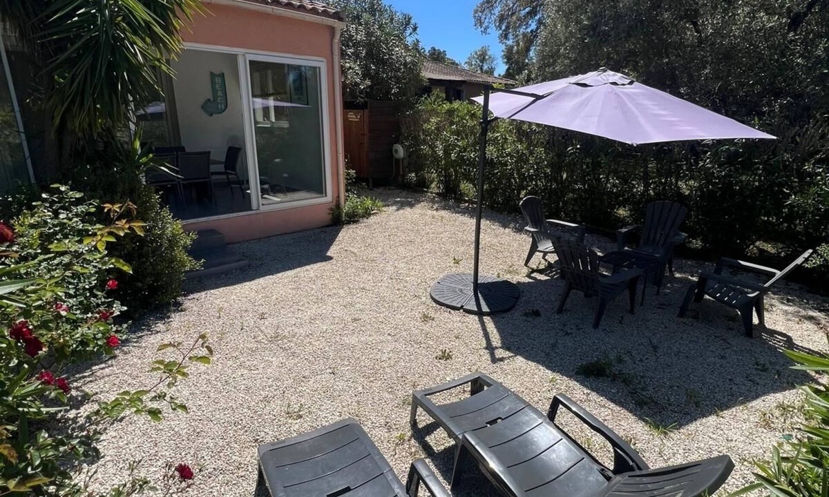 Sainte-Lucie-de-Porto-Vecchio House | House pinarellu private garden walk to beach