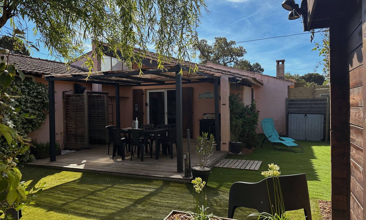 Sainte-Lucie-de-Porto-Vecchio House | House with sea access for 5 people with garden