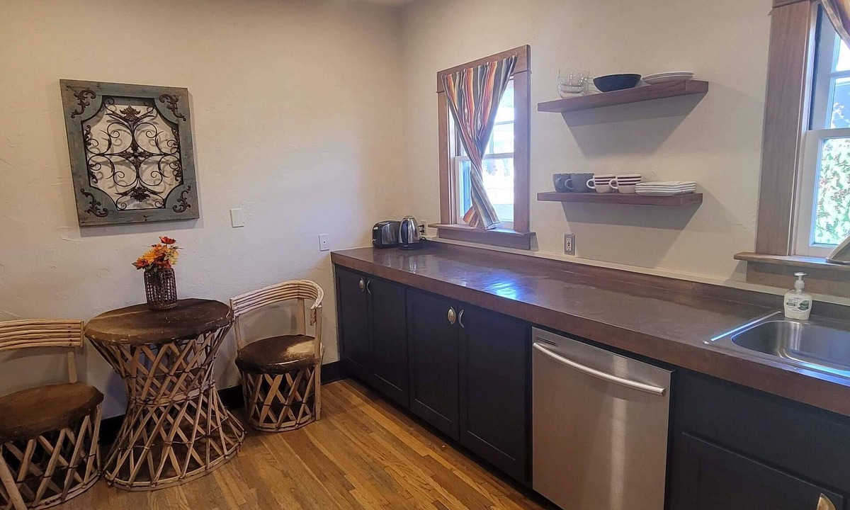 West University House | Free Parking! Steps to UA +Downtown. 3 BR 2 BA, Full Kitchen, Laundry, Fire pit.
