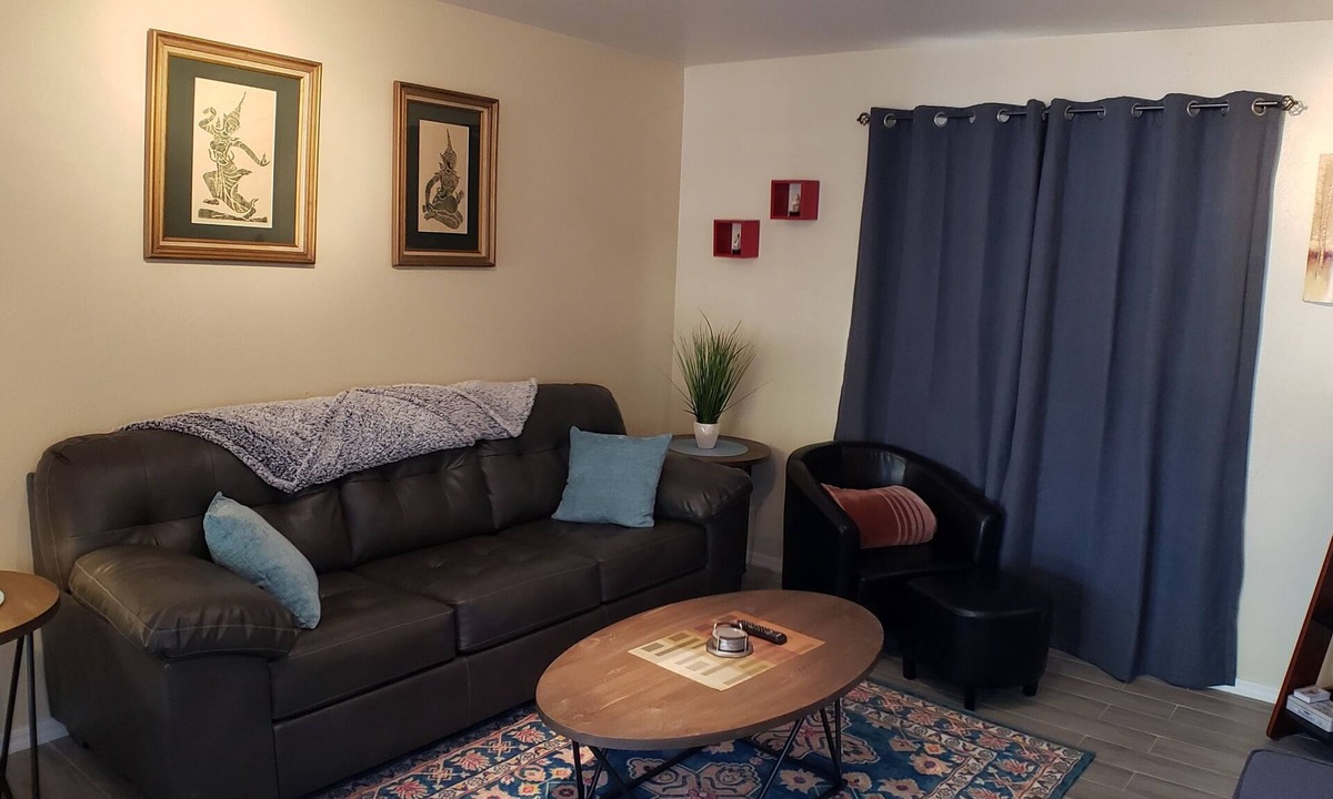 Keeling Apartment | 💖Fresh, Clean&Comfy Stay|AC|<2 mi UofA| Pets Ok💖