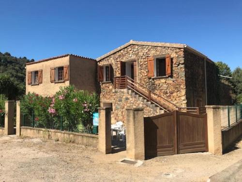 Partinello House | Gîte en pierres locales