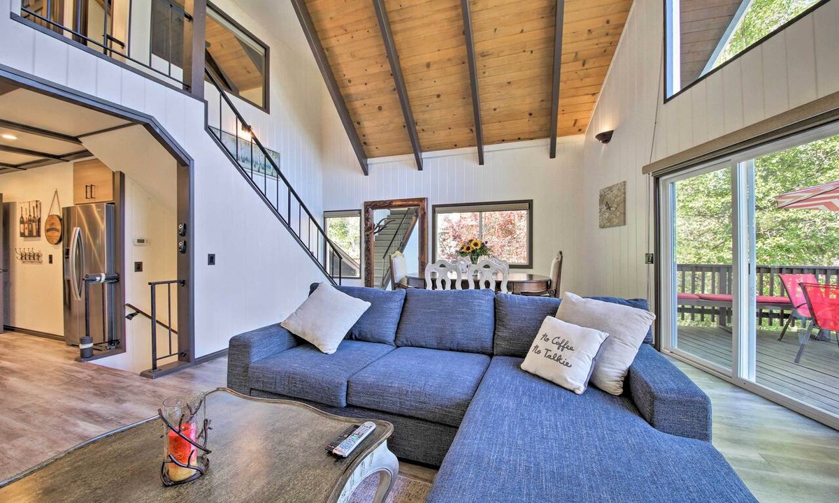 Lake Arrowhead Cottage | Game Room: Lovely Lake Arrowhead Home!