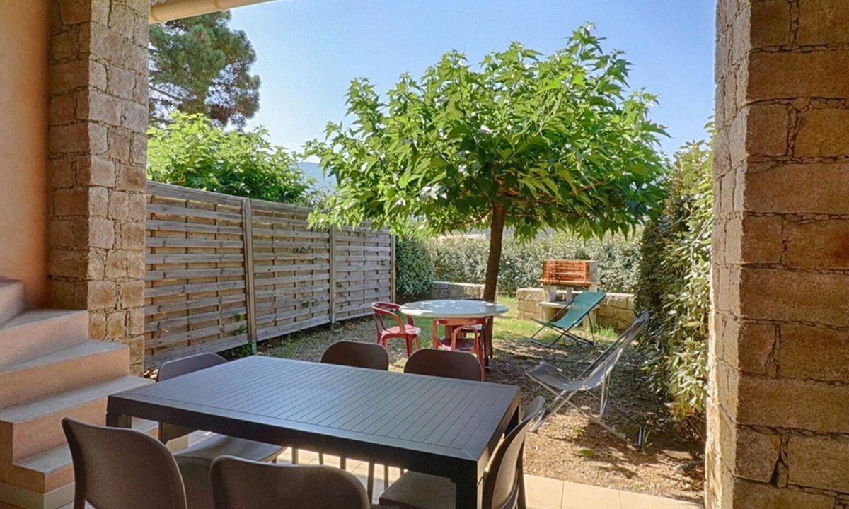 Calcatoggio Apartment | Garden Level Apartment, 3 Bedrooms, 6 Sleeps, Close to Beach in Calcatoggio