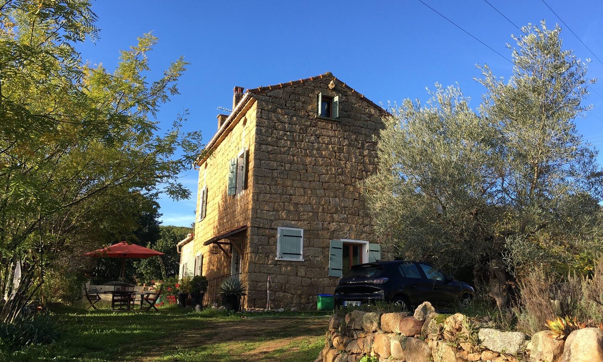 Serra-di-Ferro House | Garden level for rent in typical Corsican house.