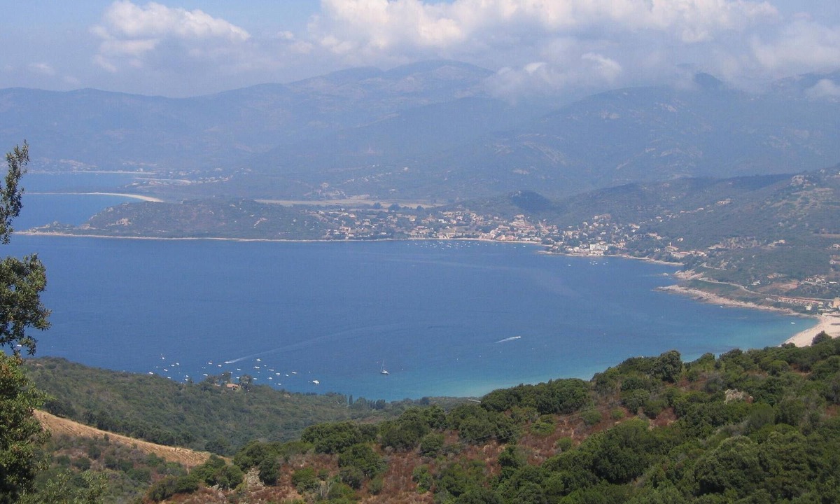 Ambiegna Villa | Garden level, sunny, very quiet, swimming pool and spa 10 km from the beaches