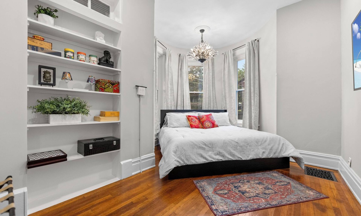 Clifton Apartment | Gaslight Villa 1-bedroom apartment in the heart of the Clifton Gaslight District