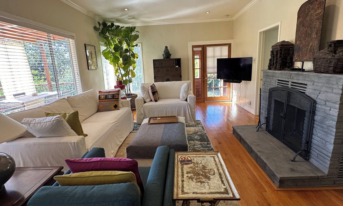 Deer Park House | Gated Cottage with 4 Porches, Stone Walls, Garden, Wineries and Vineyard Views