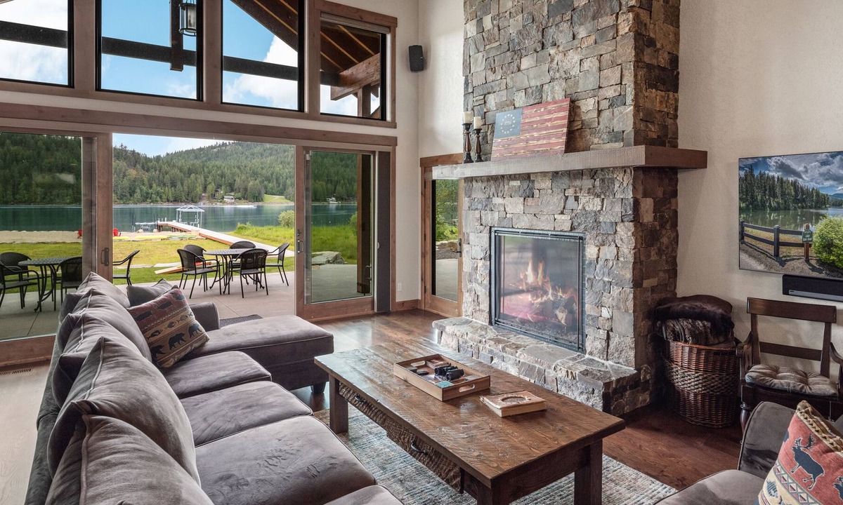 Dover Bay House | Getaway Lodge at Dover Bay Waterfront