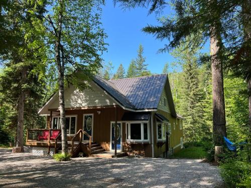 Agpar House | Glacier Snow Fox Lodge - Inside Glacier Park