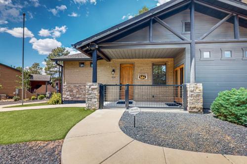 Show Low House | Golden Getaway