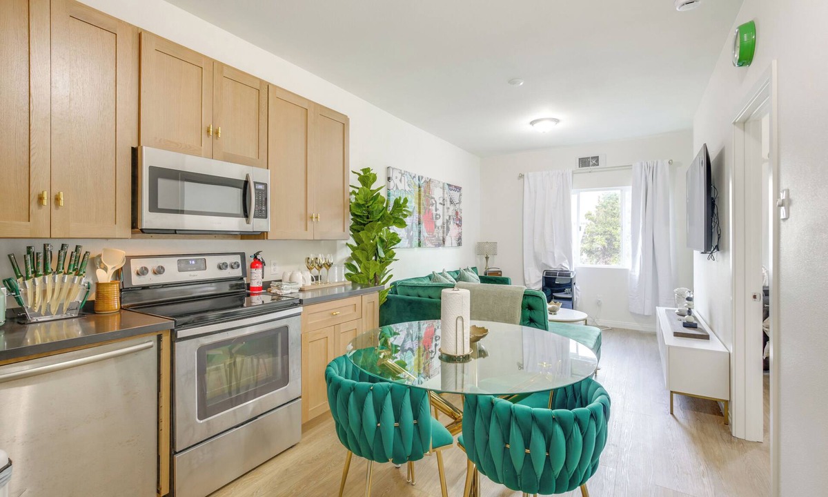 Golden Hill Condo | Golden Hill Gem 2 Mi to Convention Center: Dogs OK