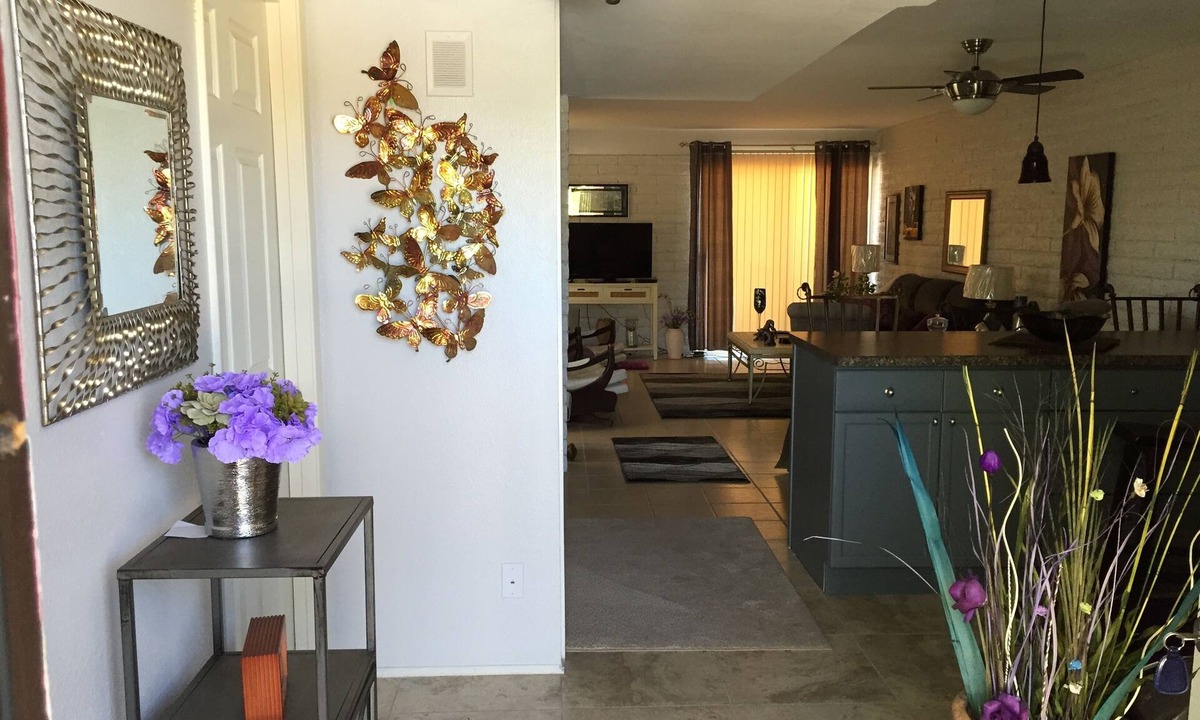 North Scottsdale Condo | Gorgeous 1 Bedroom Large Newly Remodeled And Furnished 1 Bedroom Condo w/Pool