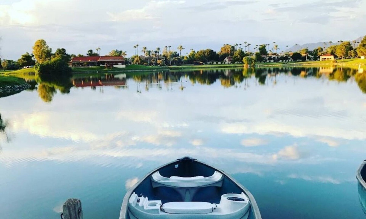 South Scottsdale House | Gorgeous 1500sqft 3 bedrooms by the golf course and lake.