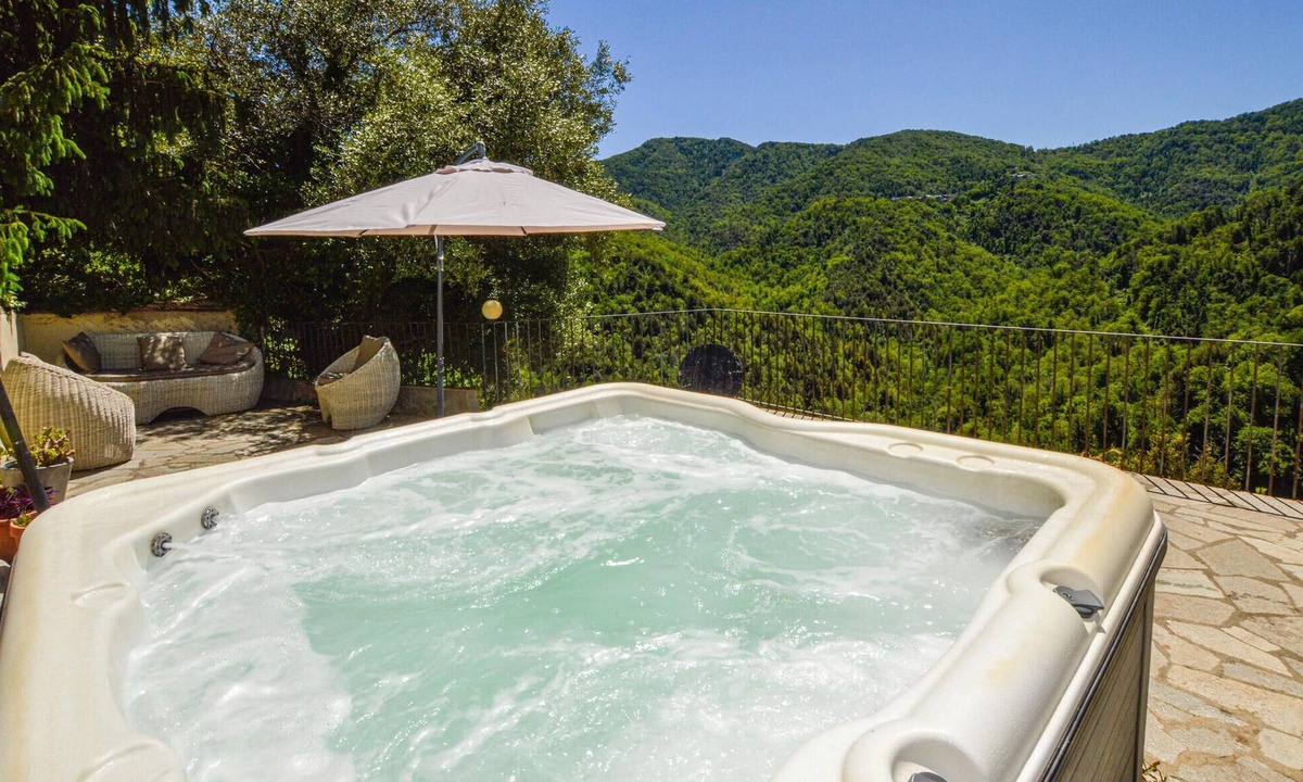 Carcheto-Brustico Apartment | Gorgeous apartment in CARCHETO BRUSTICO