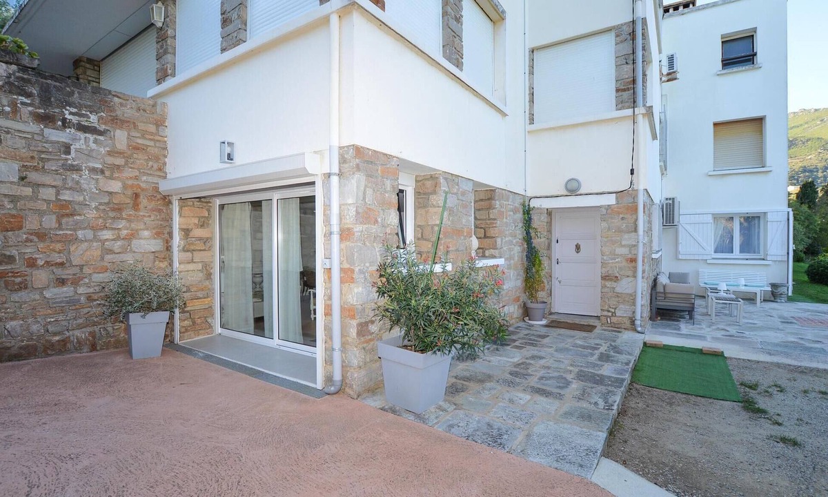 Erbalunga Apartment | Gorgeous apartment in ERBALUNGA with WiFi
