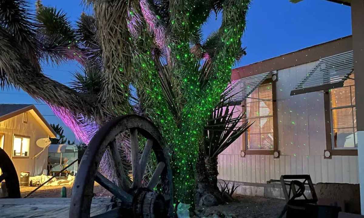 Meadview House | Grand Canyon 3bd/2ba with bonus rooms and bbq area/Pets OK