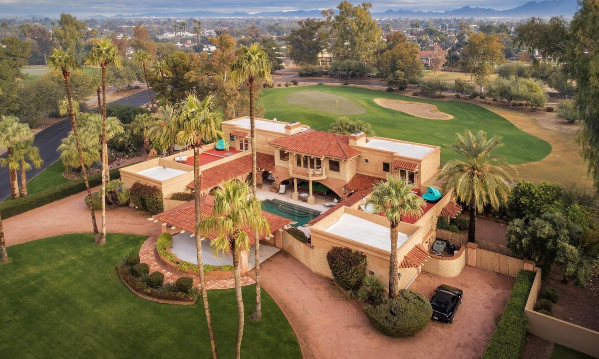 South Scottsdale Villa | Grand Estate on Ritz Carlton Golf Green:Indr Pool🏖️Cliffs🌄