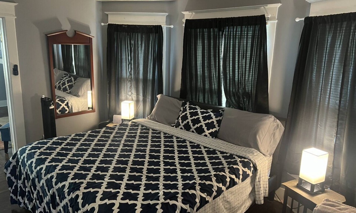 Highlands Douglass House | Grand Modern Apartment in the Heart of Highlands
