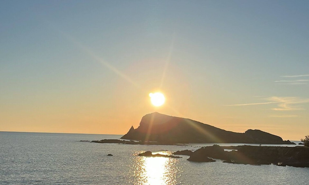 Centuri Bed & Breakfast | Grande Chambre Lumineuse Dans Pittoresque Port de Pêche