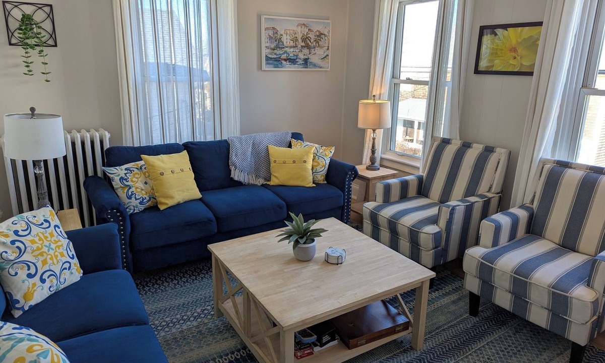 Fifth Ward Apartment | Great location to enjoy all that Newport has to offer.