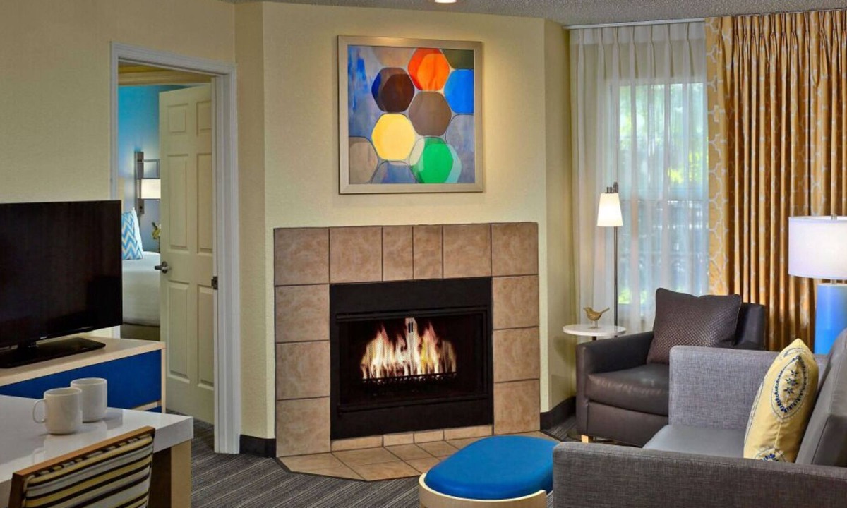 Sharonville House | Great Relaxing Overnight Stay! Minutes to Pyramid Hill Sculpture Park