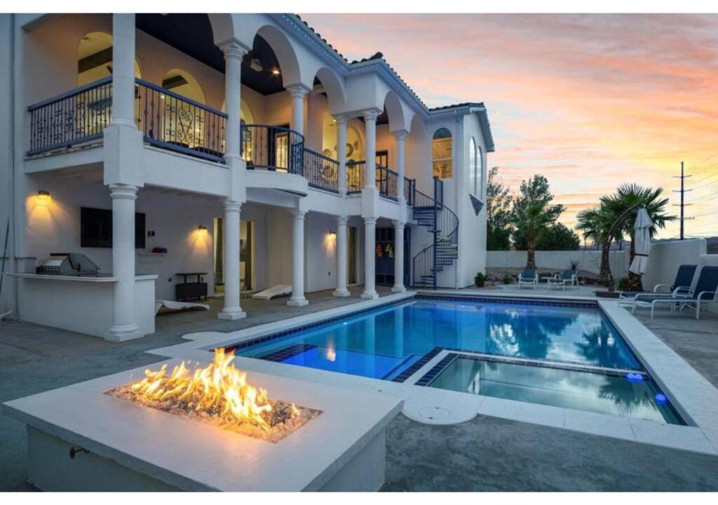 Hurricane House | Greek Goddess, Private Heated Pool and Hot Tub