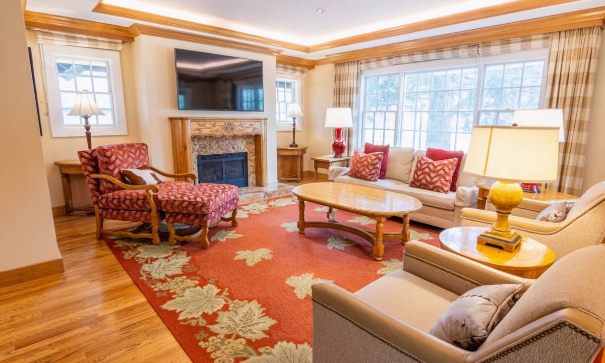 Elkhorn Cottage | Guest Cottage w/Lake Views, Outdoor Patio & Easy Access to Village Shop & Trail