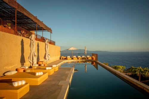 Cargese Hotel | Hôtel Mylos - Cargèse, Piscine Intérieure et Extérieure