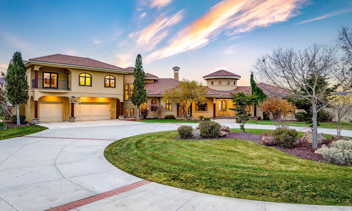 Boise House | #HabitueHomes - The Wild Horse - Weddings! Reunions! Corporate Retreats!