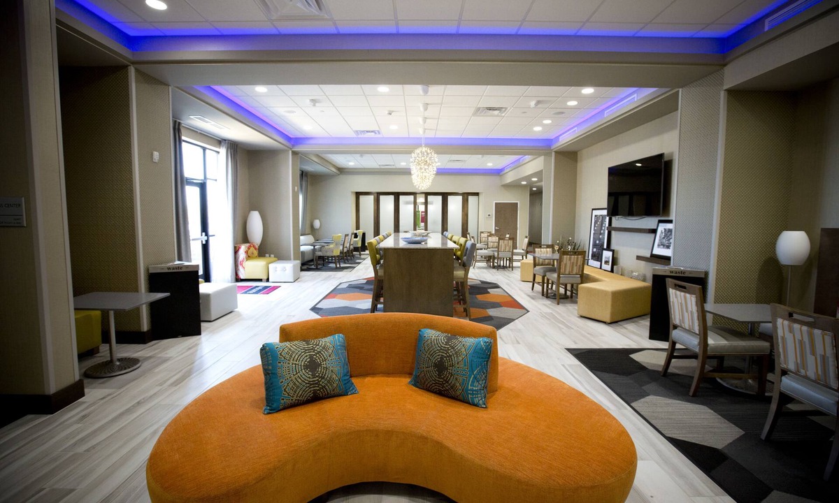 Blue Ash Hotel | Hampton Inn Blue Ash/Cincinnati