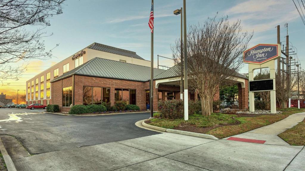 Fleet Hotel | Hampton Inn Norfolk-Naval Base