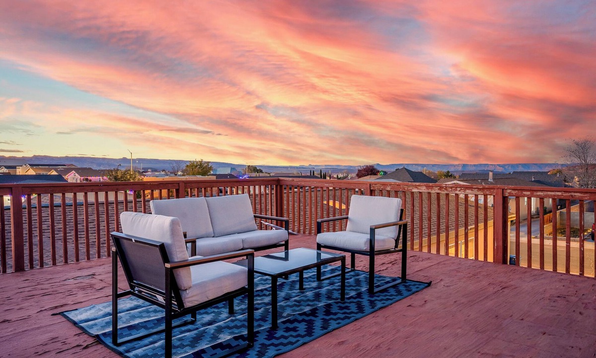 Page House | Haven in the Canyons: Hot Tub, Fire Pit, Deck Views, Boat Parking