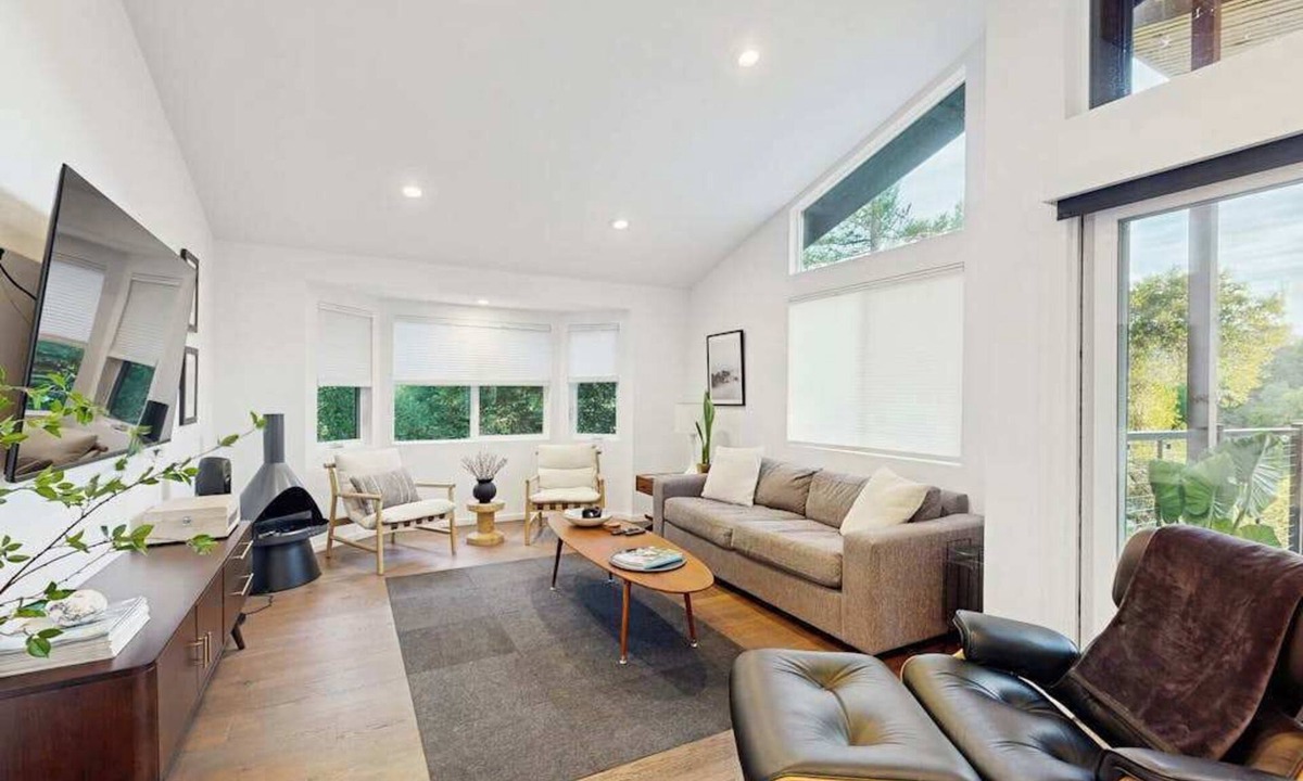 Healdsburg House | Healdsburg 2BR riverfront home with private dock & river views