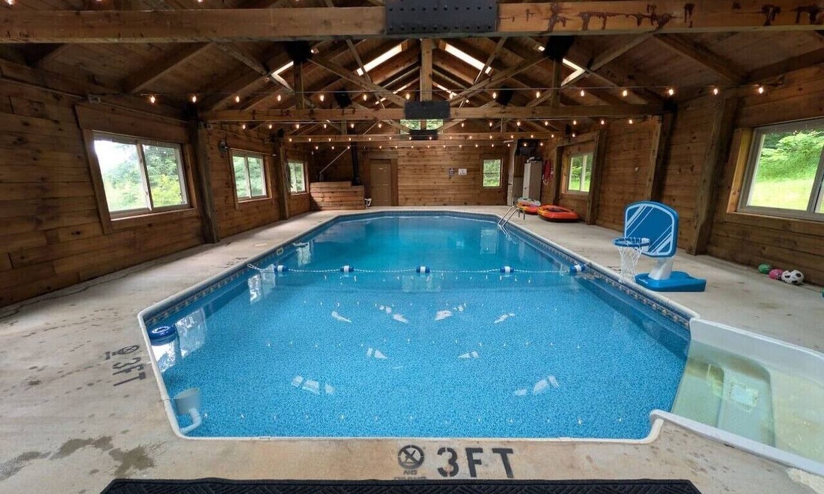 Stanton Cabin | Heated Indoor Pool | Net Bed | Theater | 100 acres