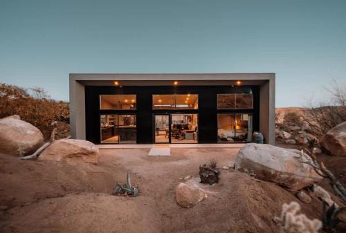 Pioneertown House | Heaven's Door By The Cohost Company