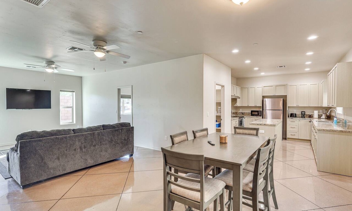 Lake Havasu City Apartment | Hike & Explore: Apt 3 Mi to Lake Havasu & Dtwn!