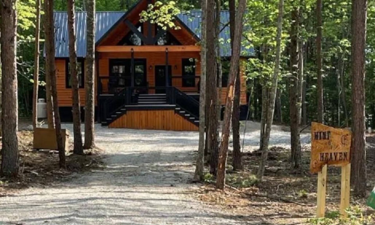 Campton Cabin | Hint of Heaven – Spacious Woodland Retreat Near Red River Gorge