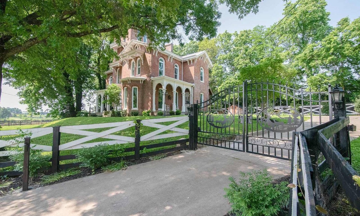 Lexington House | Historic 1850 Towering Italianate Mansion