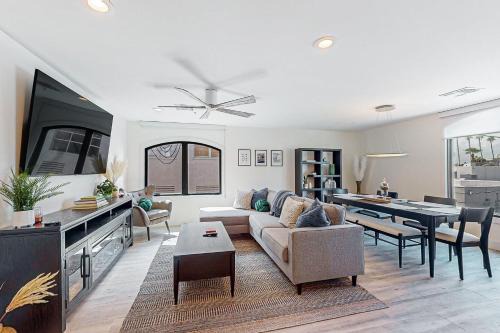 Arts District House | Historic Oldtown Plaza #202