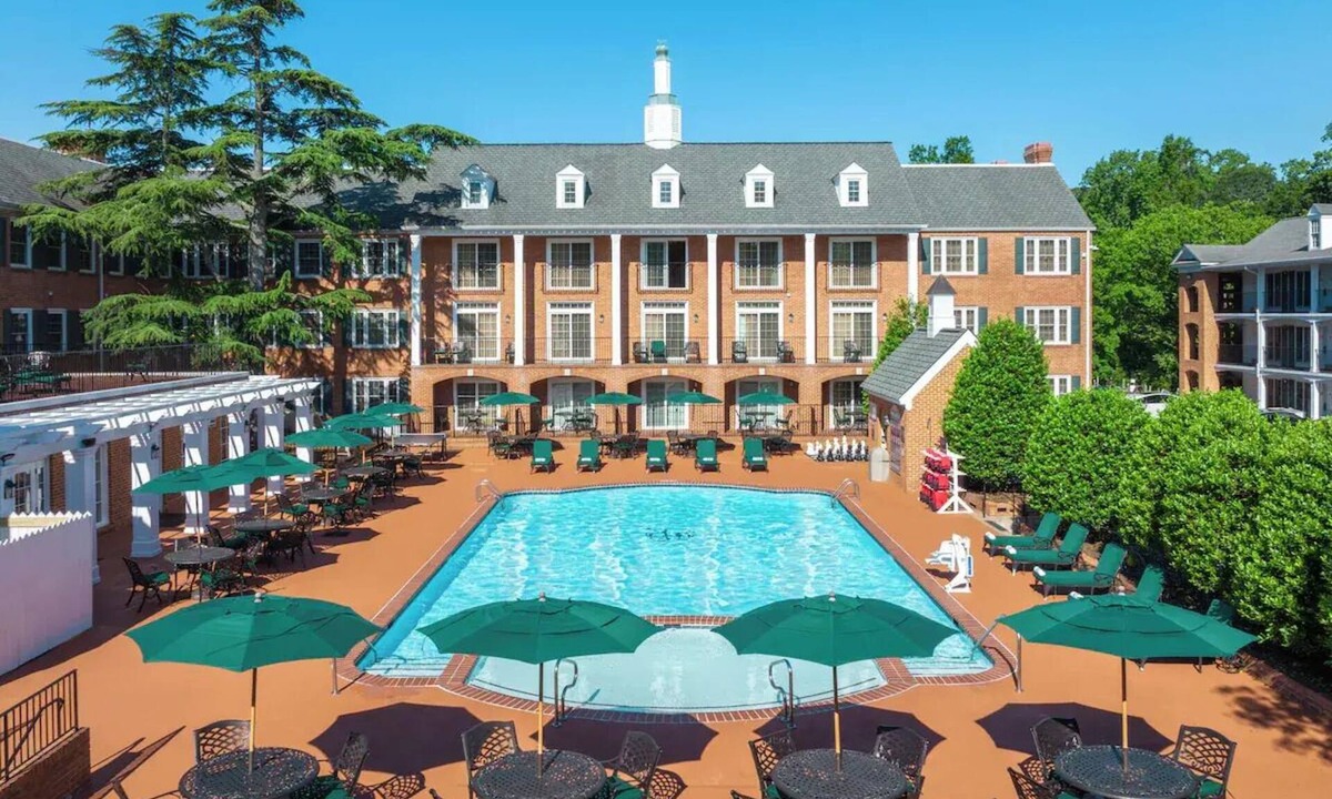 Williamsburg Apartment | Historic Williamsburg 3night special. READ DETAILS IN FULL