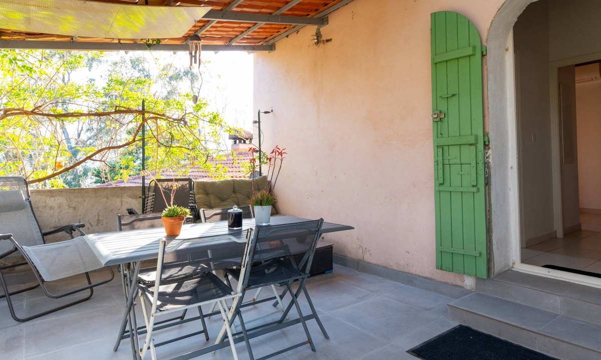 Pineto House | Holiday Home 'F2 À 100m De La Plage' with Mountain View, Wi-Fi and Air Conditioning