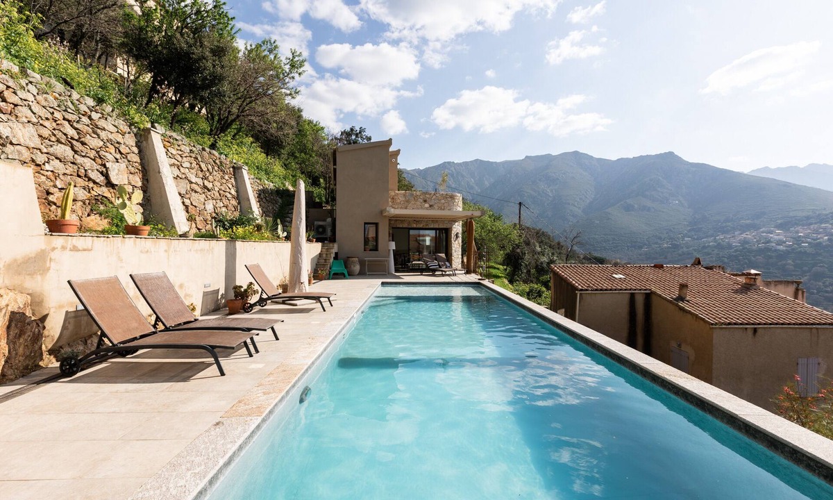 Belgodere Villa | Holiday Home 'In Chiusella Piscine De Rêve' with Sea View, Wi-Fi and Air Conditioning
