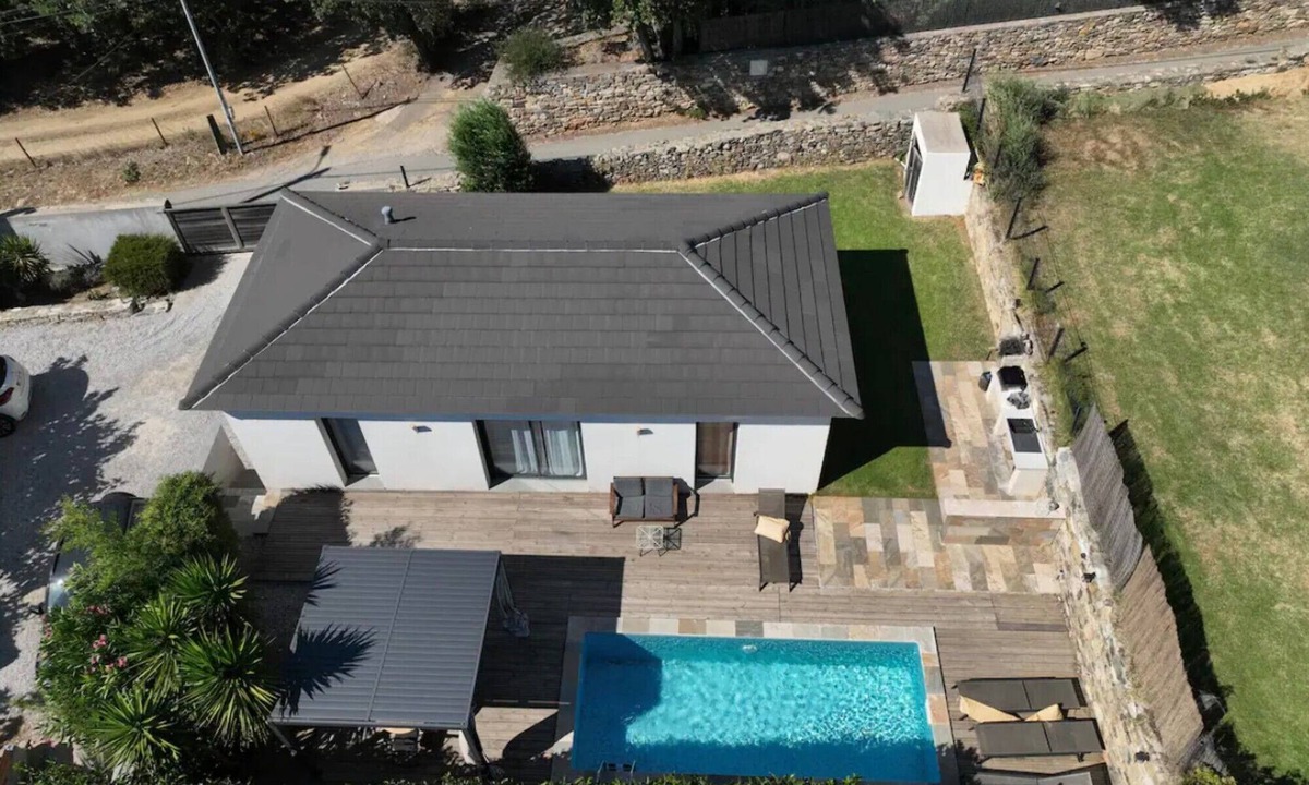Barbaggio House | Holiday Home 'Villa De Charme T3 Saint Florent' with Mountain View, Wi-Fi and Air Conditioning