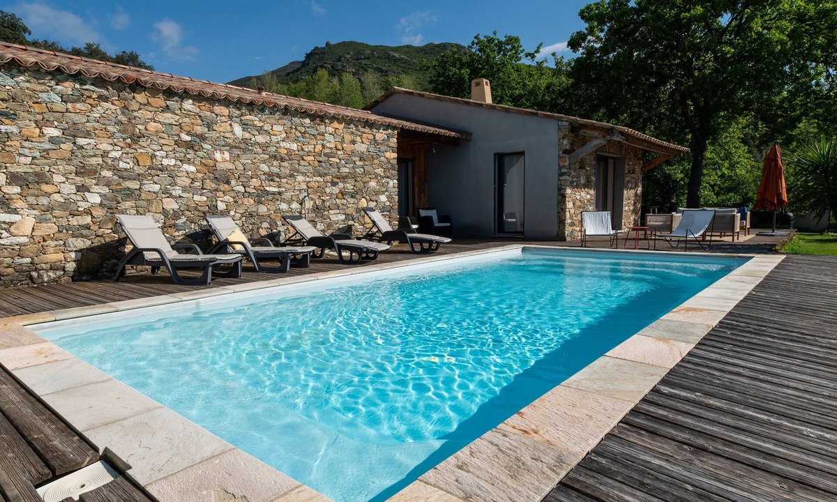 Barbaggio House | Holiday Home 'Villabergerie En Pierre Du Pays' with Private Pool, Wi-Fi and Air Conditioning