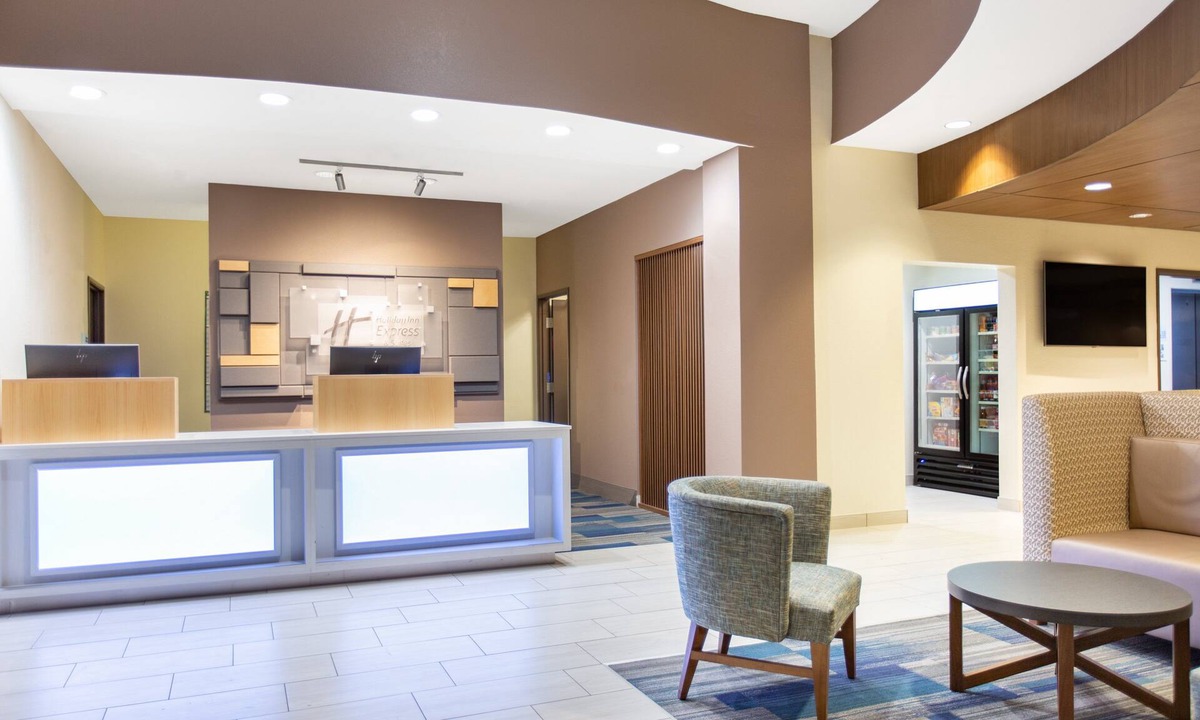 Surprise Hotel | Holiday Inn Express Surprise by IHG