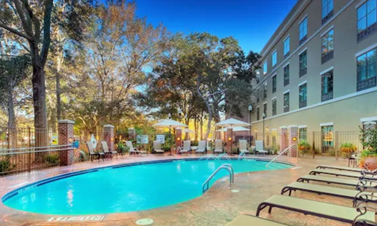 Charleston Hotel | Holiday Inn Express & Suites Mt. Pleasant by IHG