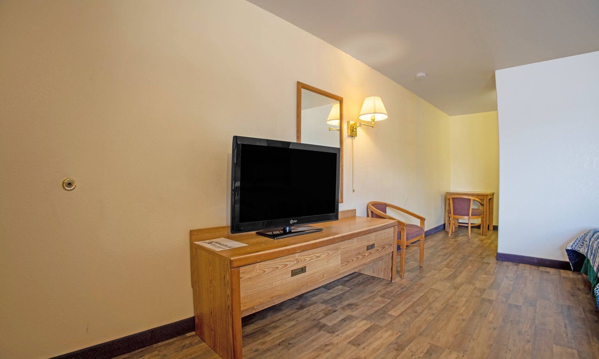 Lordsburg Hotel | Holiday Motel Lordsburg I-10